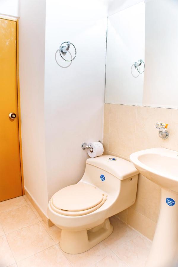 Hotel Luxor Cucuta Bagian luar foto